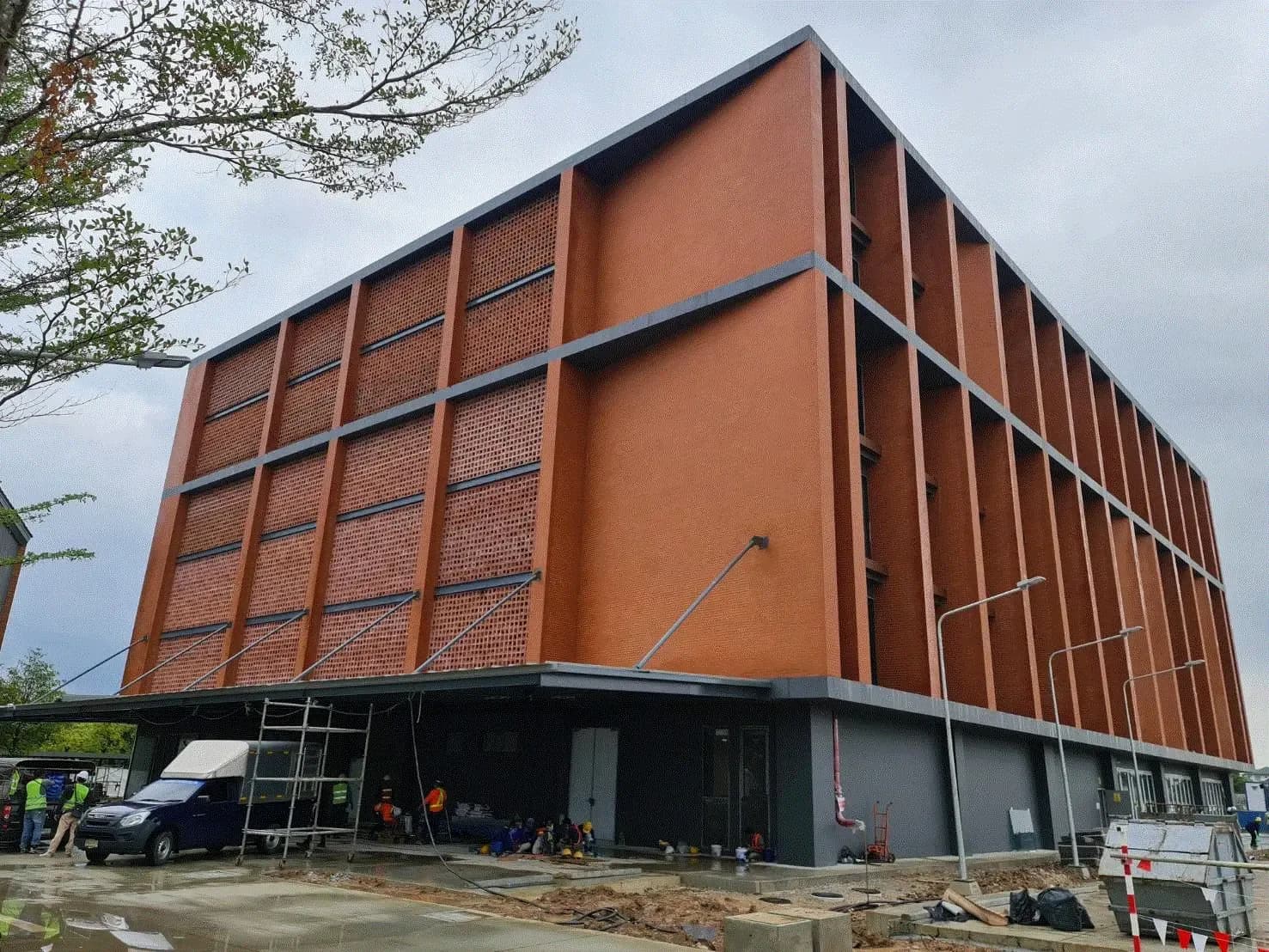 ขอขอบคุณโรงเรียนนานาชาติ เวลลิงตันคอลเลจ เลือกใช้อิฐ วงกลม